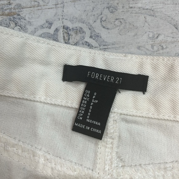 Forever 21 White Distressed Jean Mini Skirt Size Small - Picture 4 of 7
